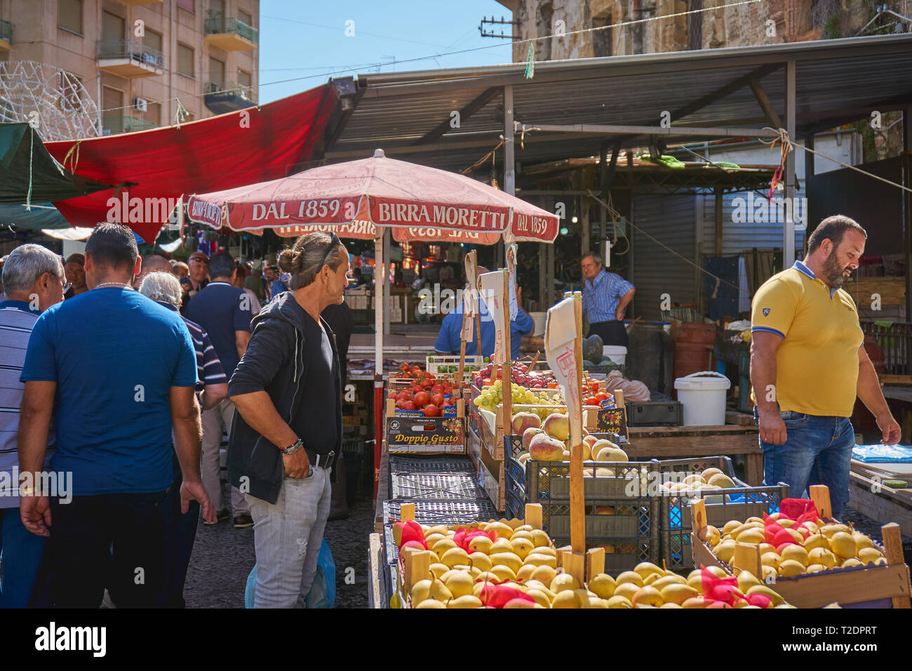 Palerme, Italie - septembre. En 2018. Les fruits de mer et légumes dans le marché Ballarò, le plus vieux marché alimentaire de Palerme. Banque D'Images