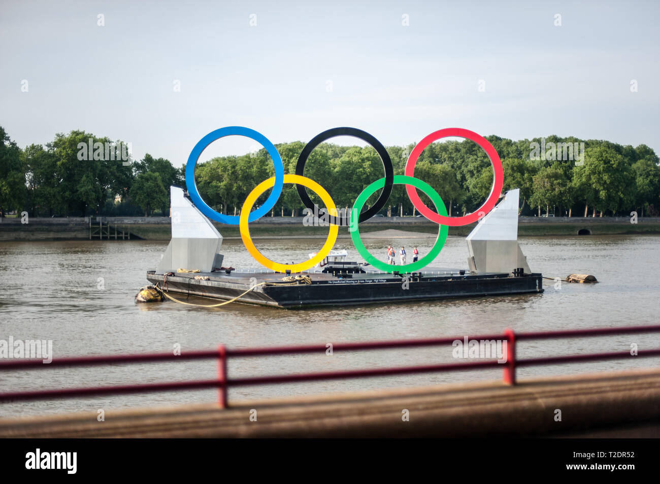 L'interactive, 'Anneaux sur la rivière, au cours de la pièce des Jeux Olympiques de Londres 2012. Il est en position d'amarrage finale de la Banque du Sud. Banque D'Images