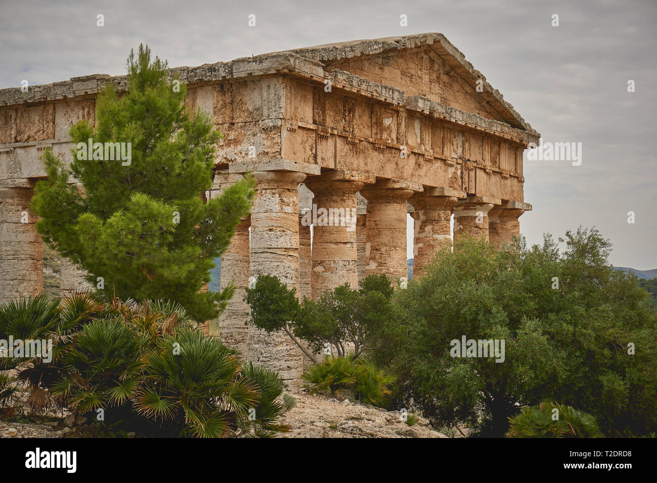 Calatafimi, Italie - Octobre 2018. Le temple dorique de Ségeste, sur une colline située à l'extérieur de l'emplacement de l'ancienne ville. Banque D'Images