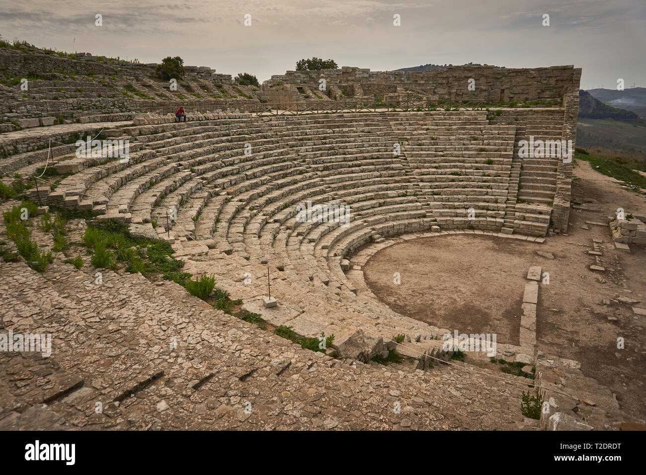 Calatafimi, Italie - Octobre 2018. Le théâtre grec de Ségeste, sur une colline située à l'extérieur de l'emplacement de l'ancienne ville. Banque D'Images
