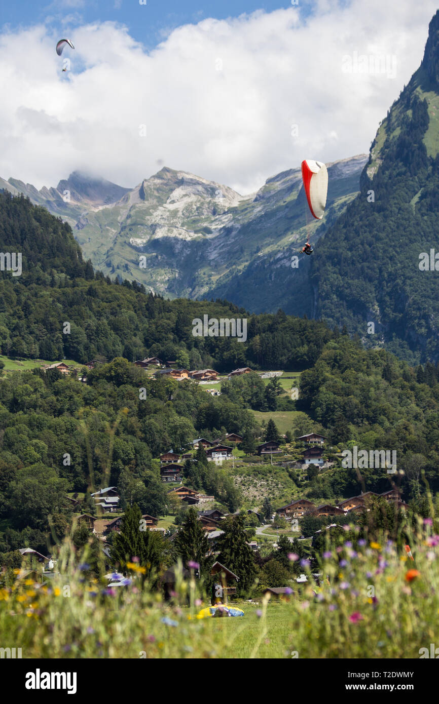 Le Parapente à Samoens, France Banque D'Images