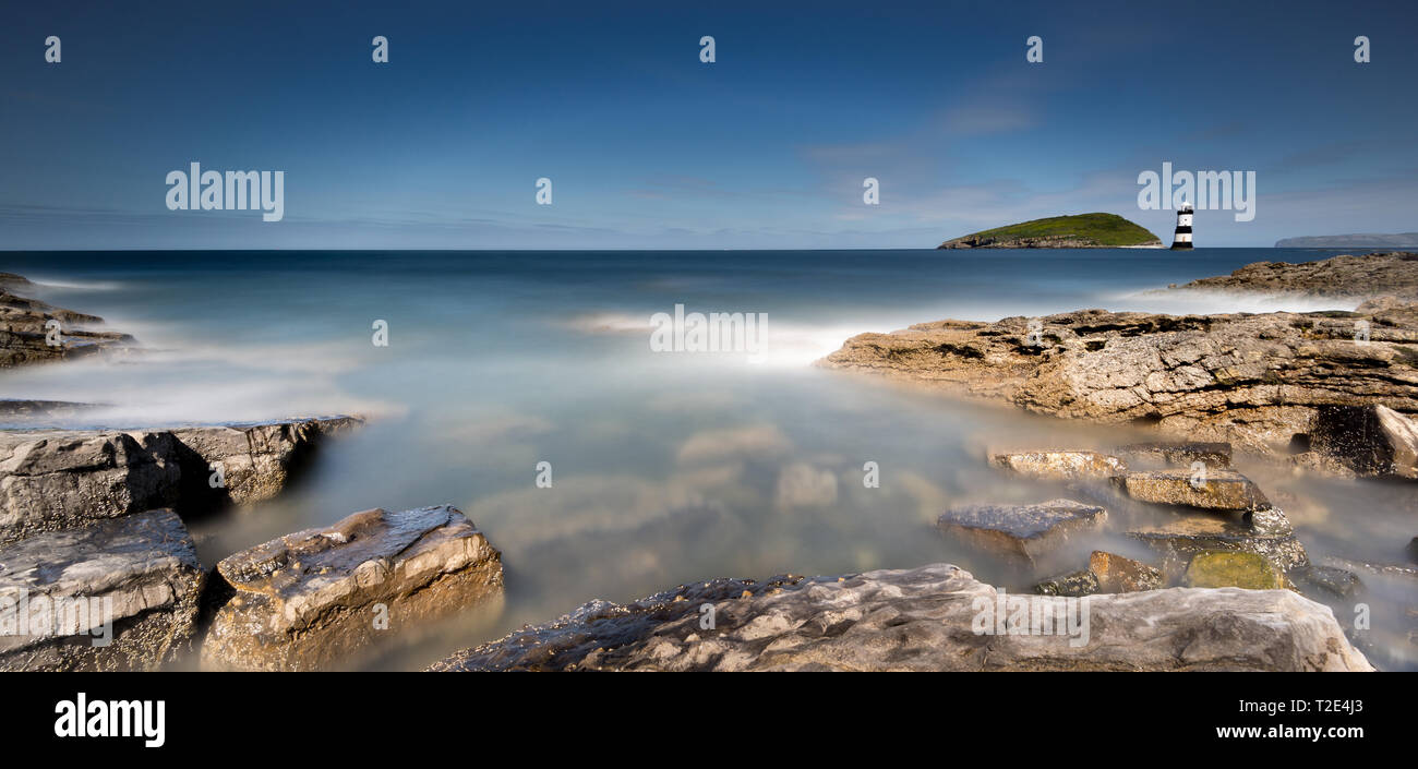Le phare sur l'île d'Anglesey Banque D'Images