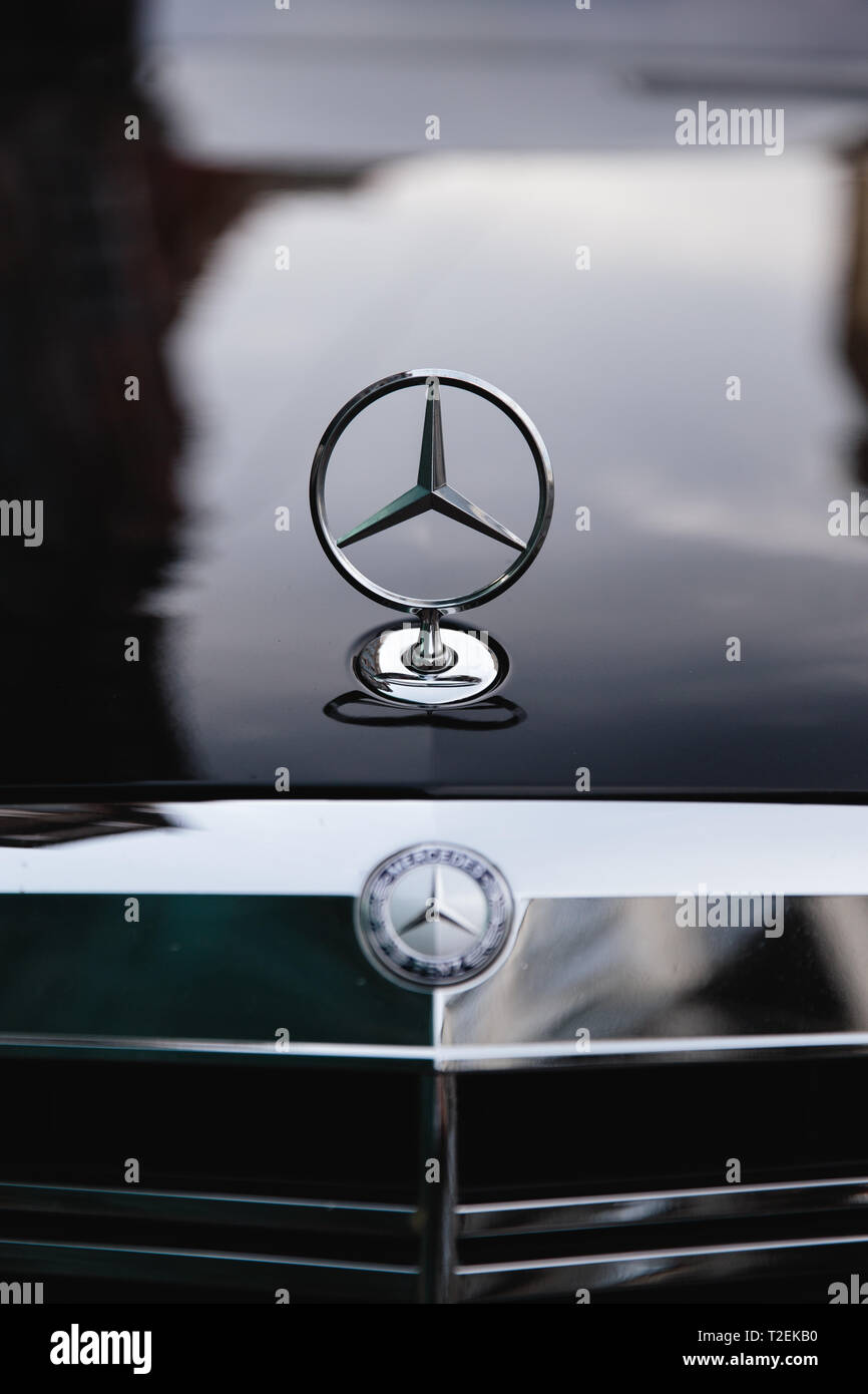 RIGA, Lettonie - août 28, 2018 : Mercedes-Benz Classe S W221. Photo éditorial - Été Banque D'Images