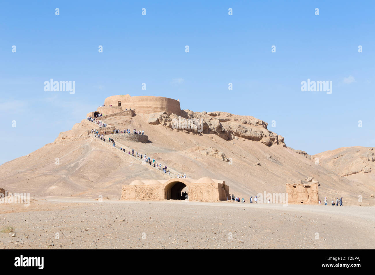 Zartoshtiyu Dakmeh-ye, aussi connu sous les tours du silence, près de Yazd, Iran Banque D'Images