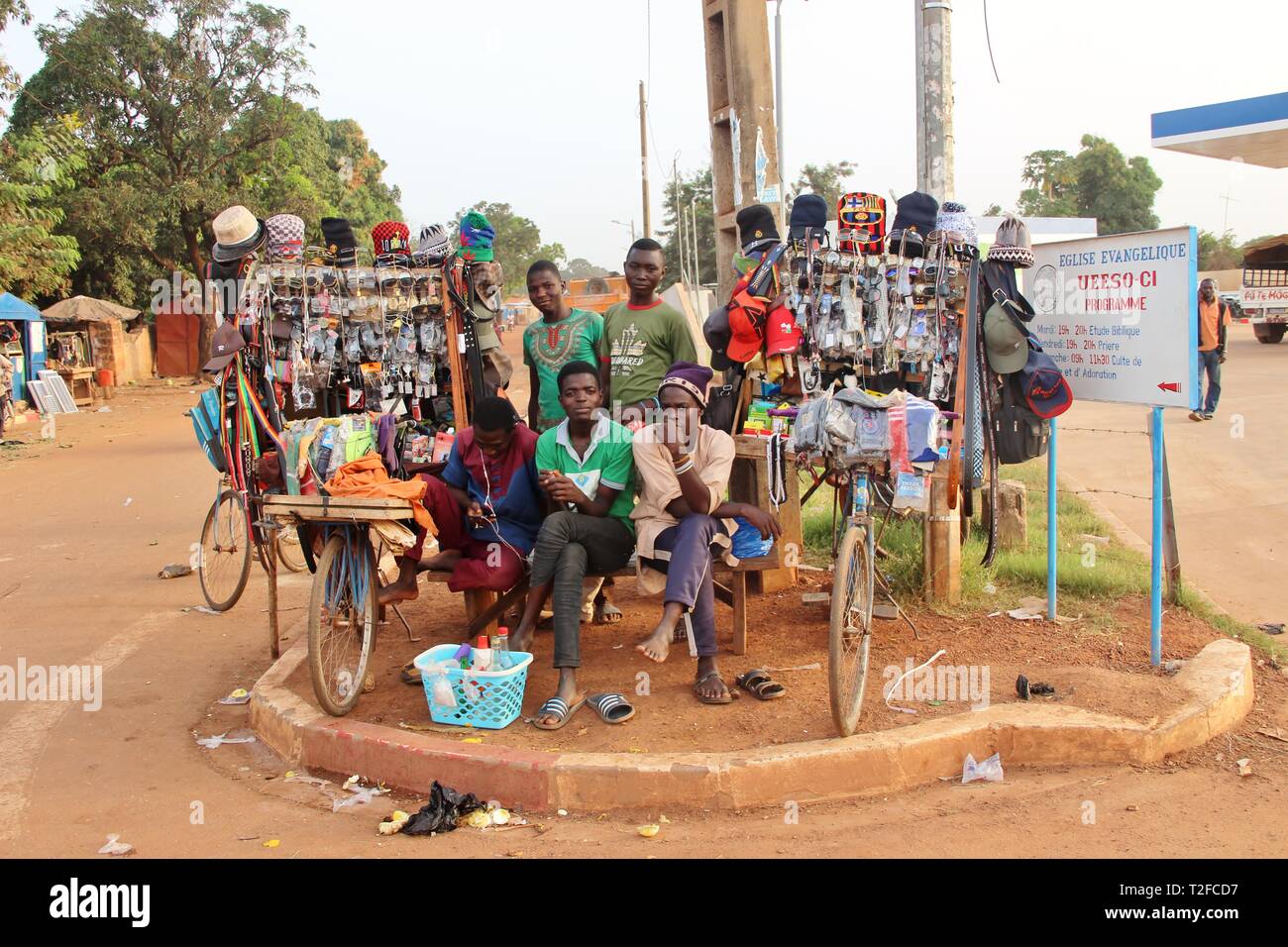 Les vendeurs de rue, Ferké, Côte d'Ivoire (Ivory Coast) Banque D'Images