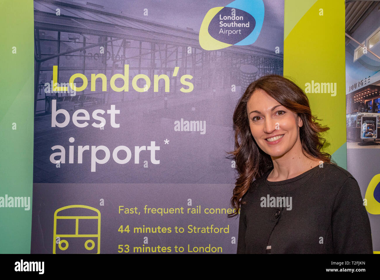 Ryanair ont lancé leurs premiers services de l''aéroport de Londres Southend.Ryanair's responsable marketing et ventes Chiara Ravara était présent Banque D'Images
