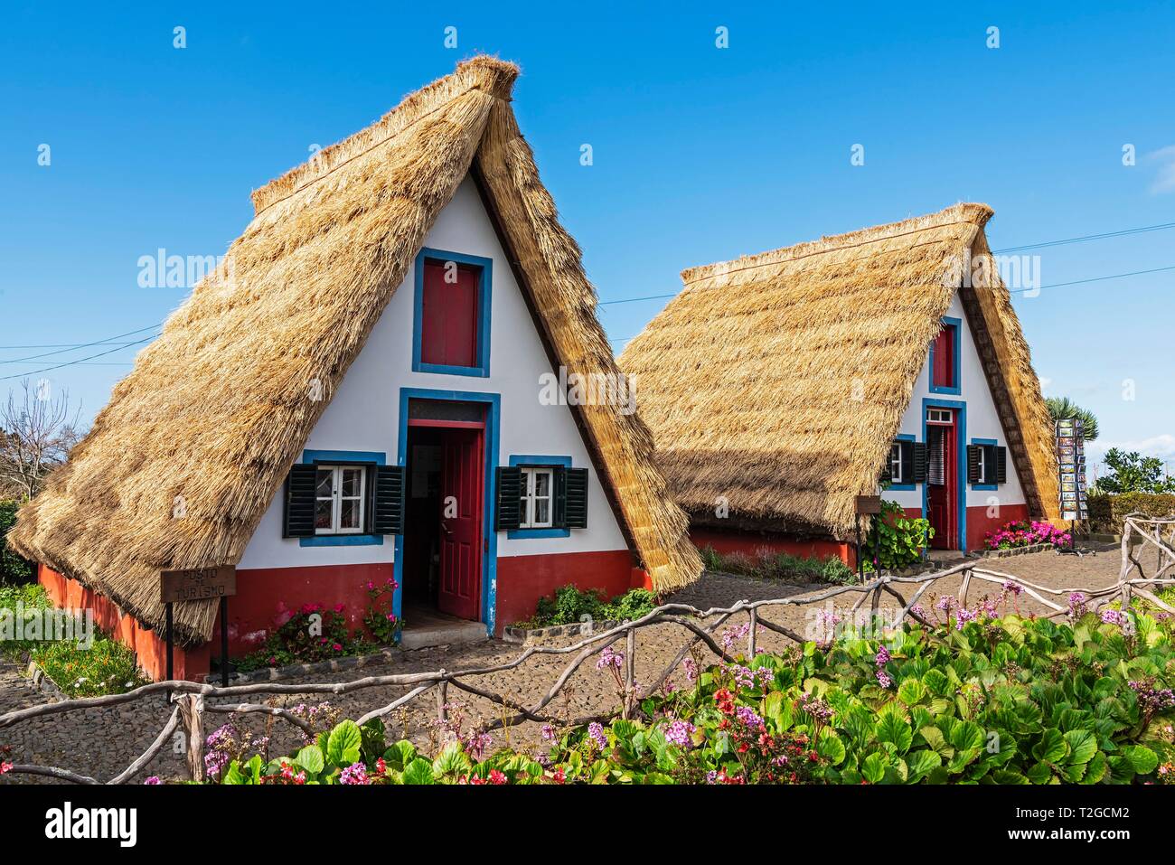 Maisons de chaume traditionnels, Santana, Madeira, Portugal Banque D'Images