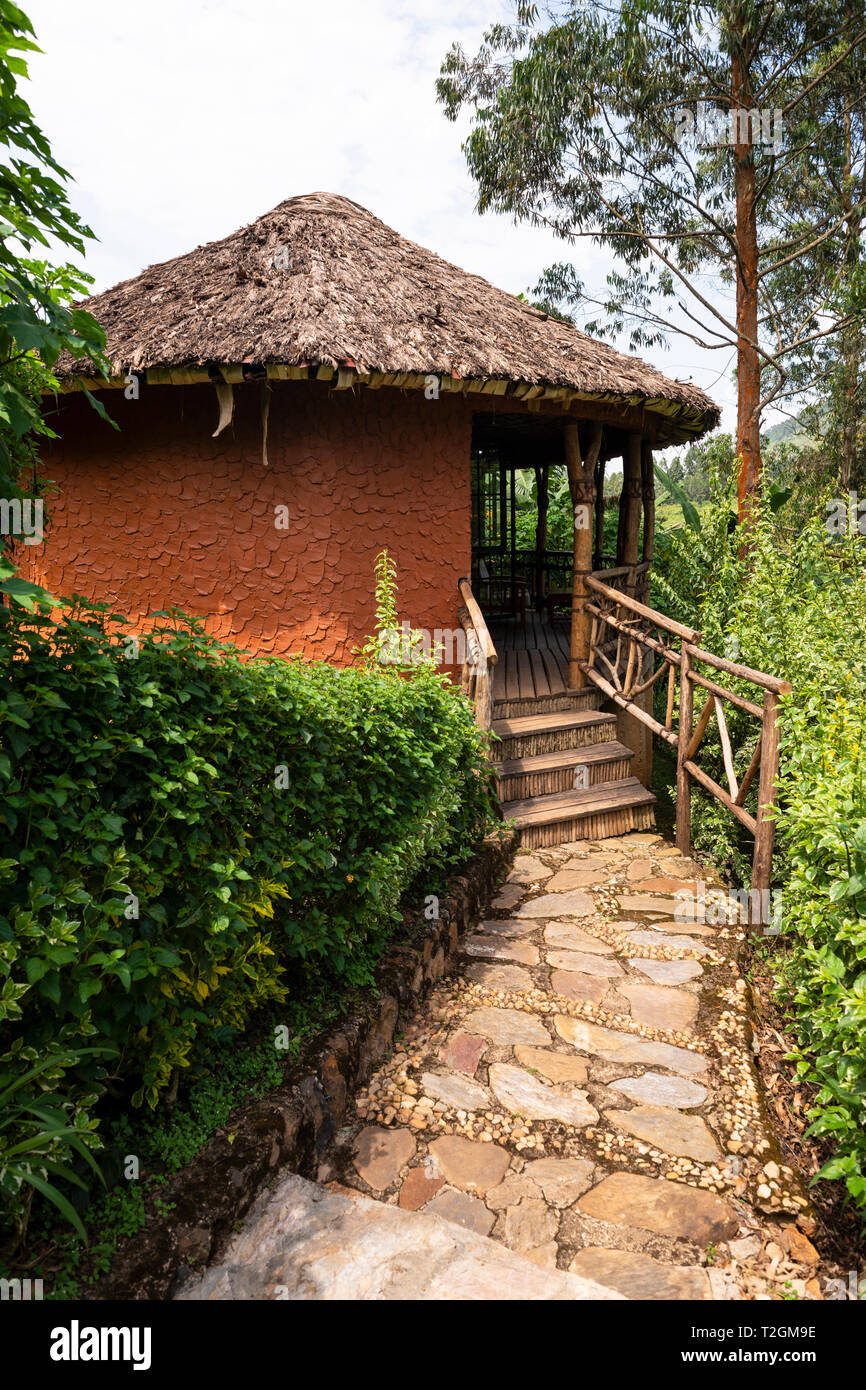 Suite lune de miel à l'Acajou Springs Safari Lodge près du Parc National de la Forêt impénétrable de Bwindi, au sud-ouest de l'Ouganda, l'Afrique de l'Est Banque D'Images