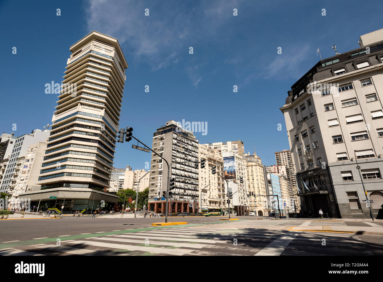 La jonction de route dans la zone Retiro de Buenos Aires, Argentine. Avenue del Libertador et de l'Avenue Dr Jose Maria Ramos Mejia. Banque D'Images