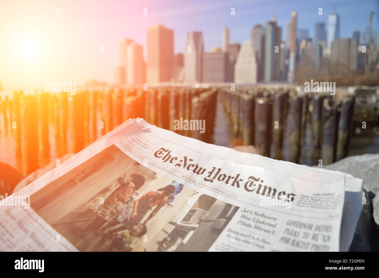 La ville de New York, USA - 3 Février 2019 : Le New York Times contre un bas Manhattan skyline. Banque D'Images