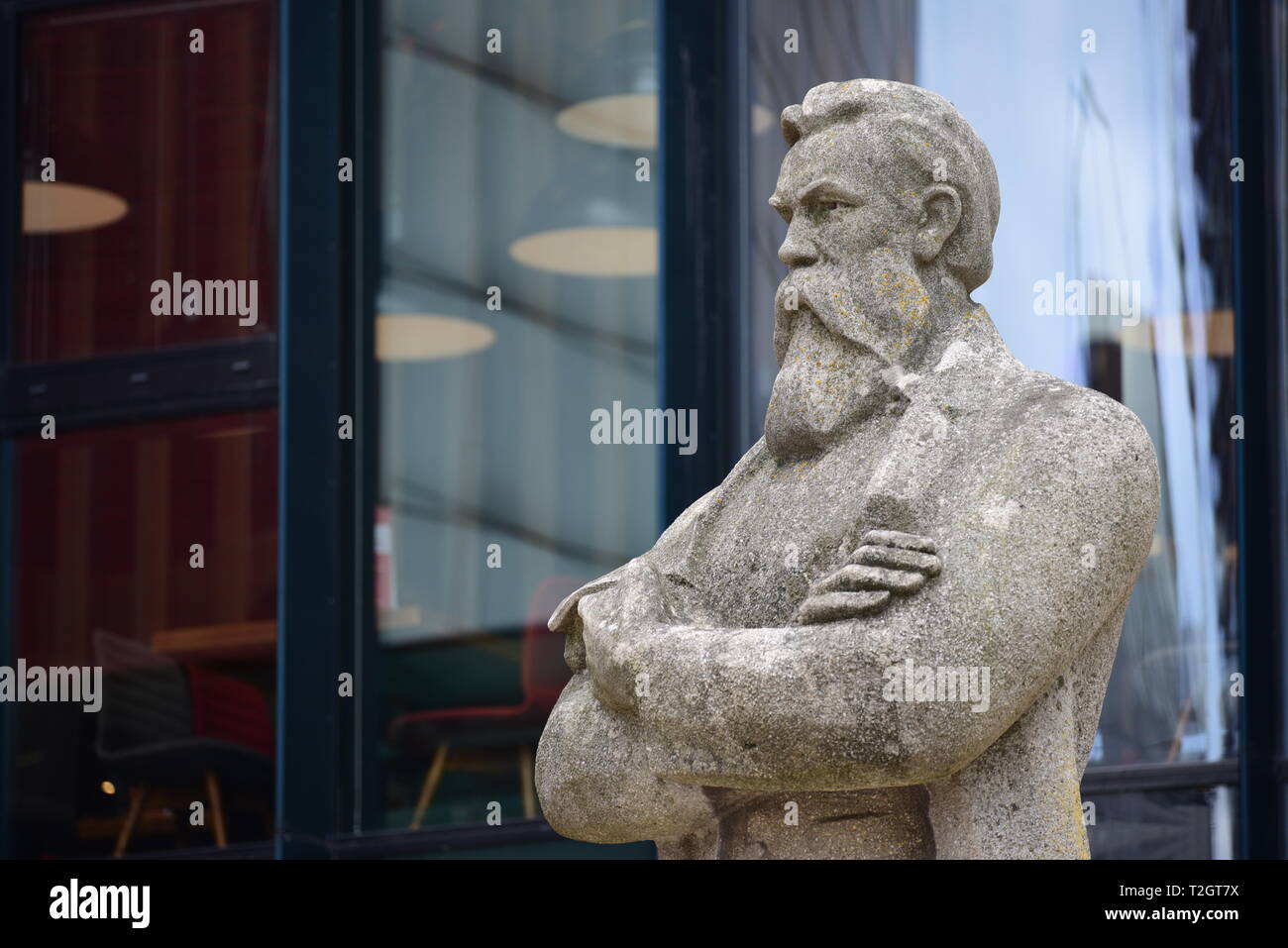 Freidrich Engels statue à Manchester Banque D'Images