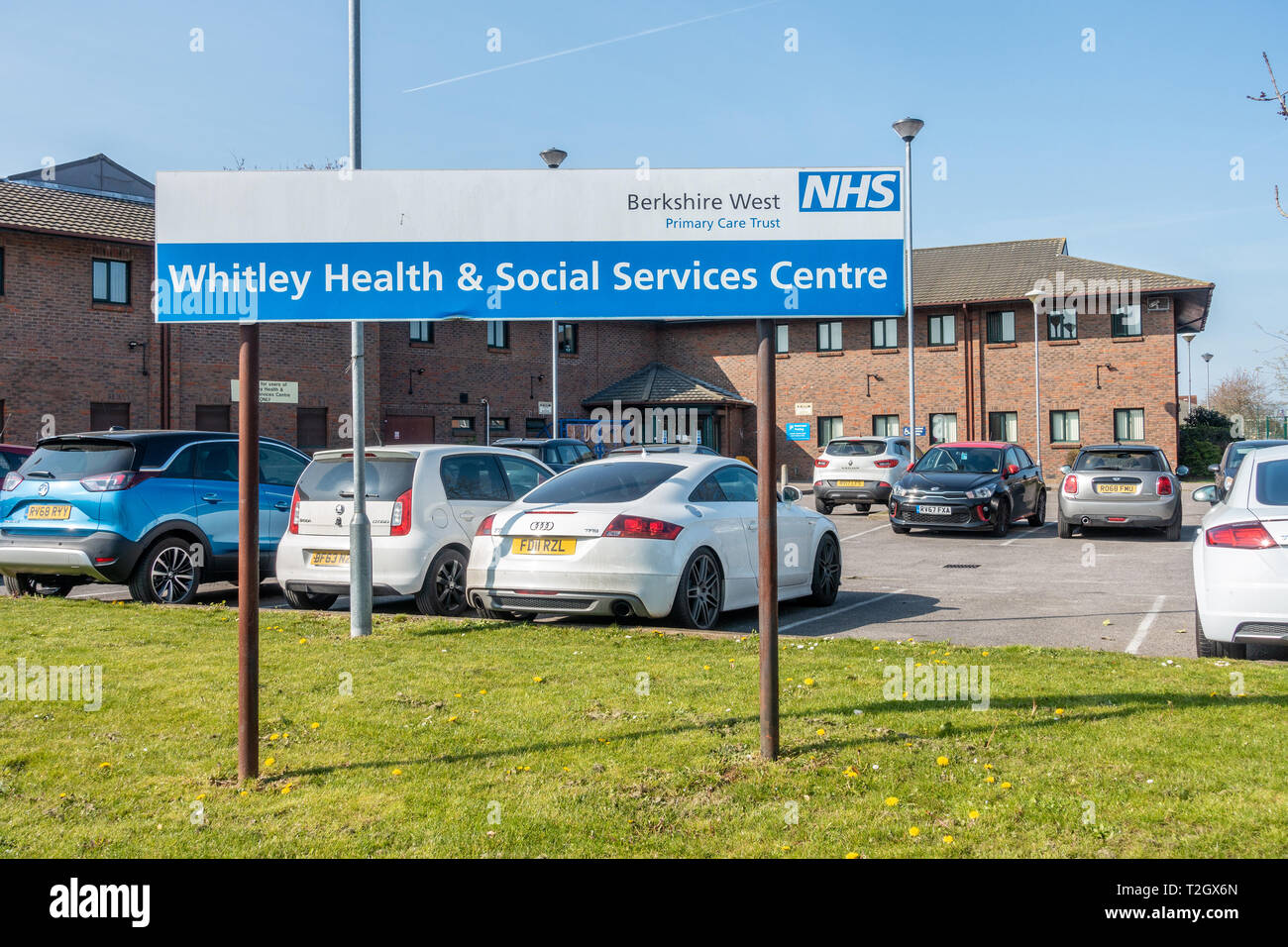 Whitely Health & Social Services Centre sur Northumberland Avenue en lecture, Whitely est exécuté par le NHS Primary Care Trust West Berkshire Banque D'Images