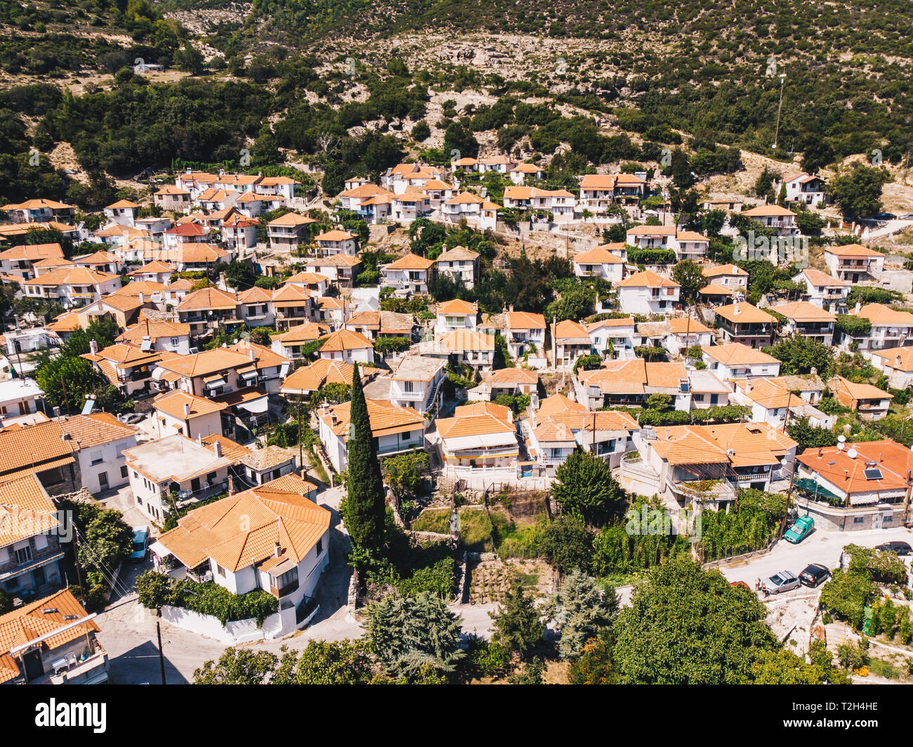 Vue aérienne de Maries Village traditionnel dans le centre de Thassos, île grecque de la mer Égée Banque D'Images