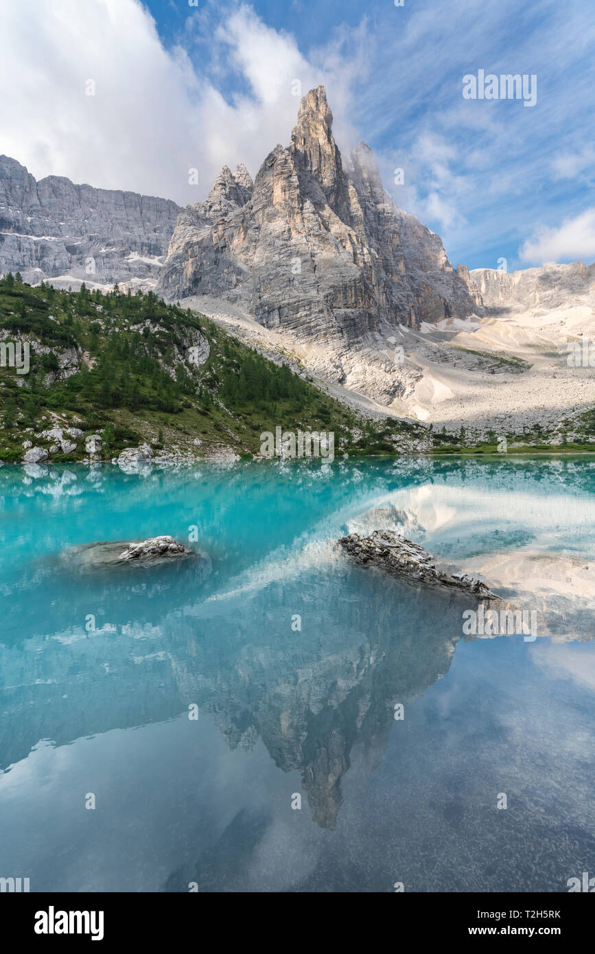 Groupe montagne Sorapis, au-dessus du lac Sorapis à Cortina d'Ampezzo, Italie, Europe Banque D'Images