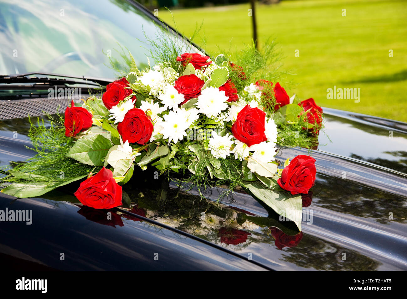 Wedding car decoration bunch roses Banque de photographies et d