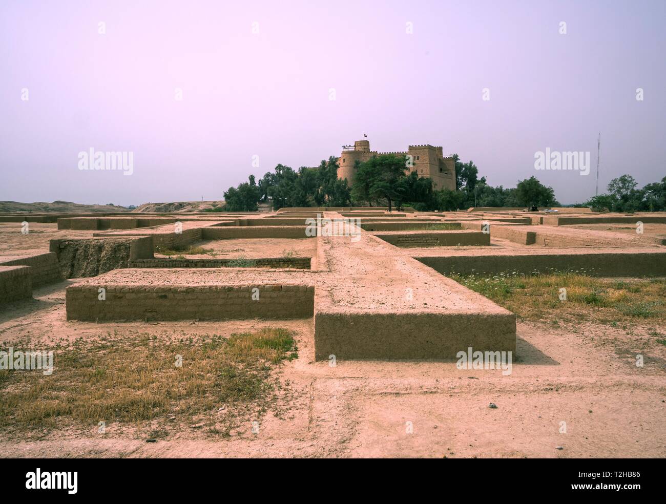 Murs de fondation avec château, ville en ruines, vieux persan ville Susa ou Schusch Chuzestan, province, l'Iran Banque D'Images