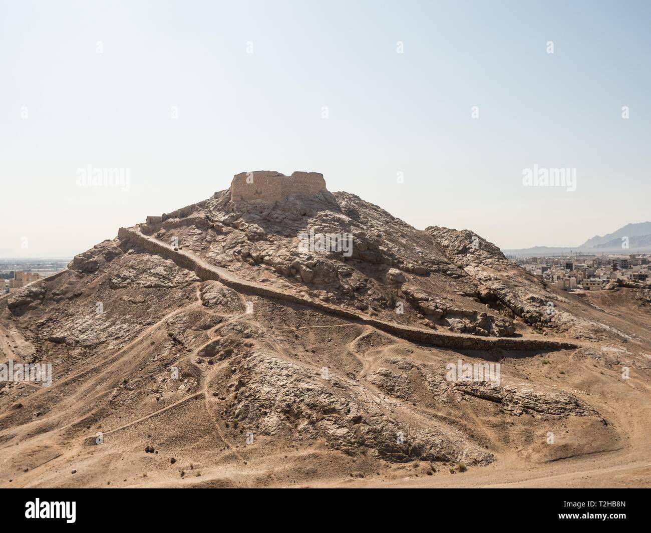 Dachma, les tours du silence, lieu de sépulture pour les enterrements célestes, Yazd, Iran Banque D'Images Dachma, les tours du silence, lieu de sépulture pour les enterrements célestes, Yazd, Iran Banque D'Images