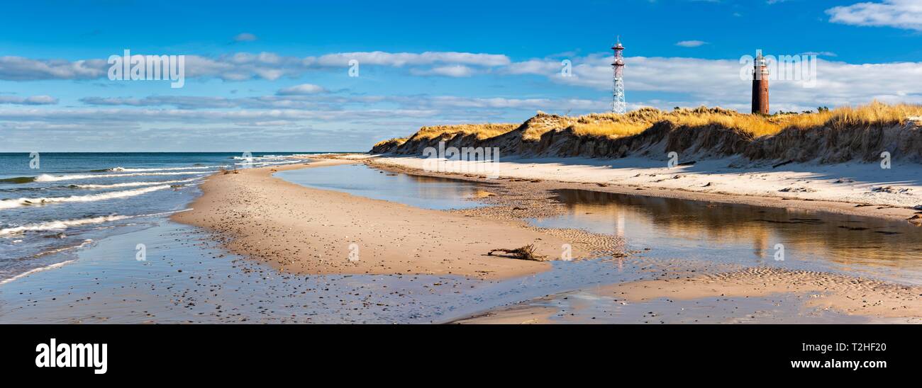 Panorama, la mer Baltique à Darsser Ort, Phare et tour de l'émetteur, Poméranie occidentale Lagoon Salon National Park, Prerow, Peninsula Banque D'Images