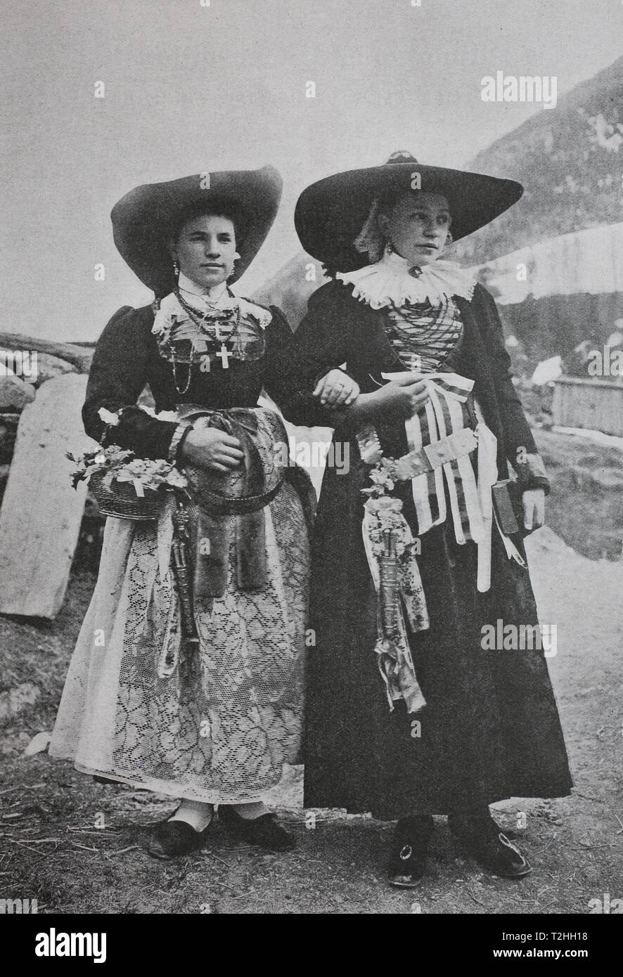 Mariée de demoiselle d'honneur et dans l'habit traditionnel de Val Gardena, Grodnertal, Dolomites du Tyrol du Sud, 1895, image historique, Italie Banque D'Images