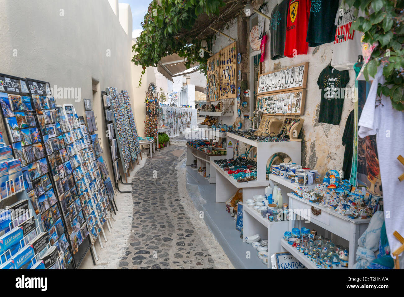 Avis de souvenirs sur rue à Pyrgos, Thira, Santorin, Cyclades, Grèce, Europe Banque D'Images
