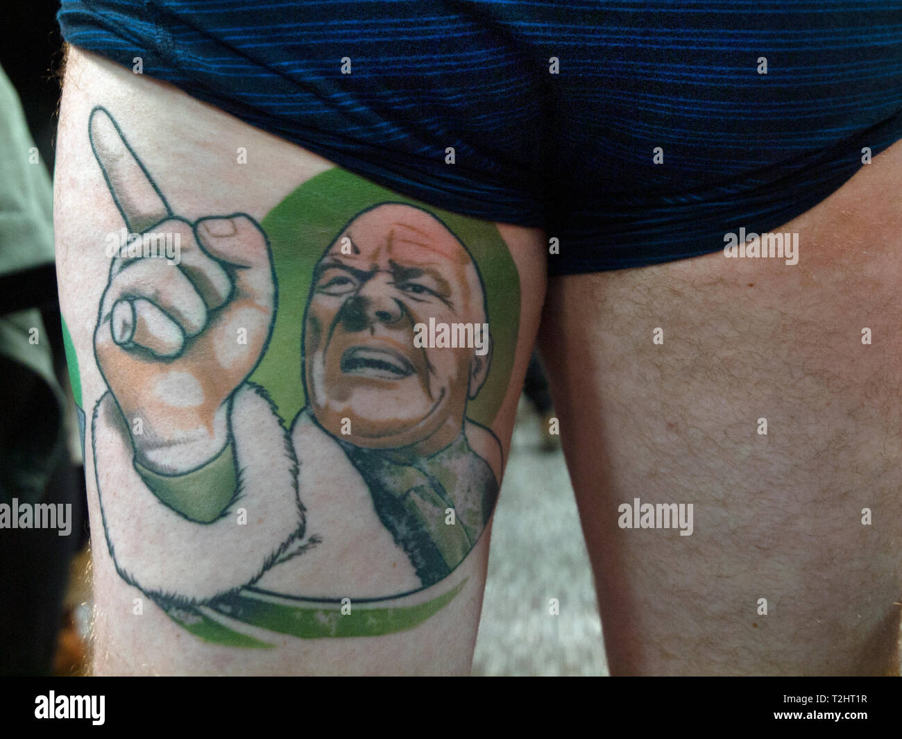 Tatouage Au Dessus Du Genou Homme Tattoo on leg Banque de photographies et d'images à haute résolution - Page  3 - Alamy