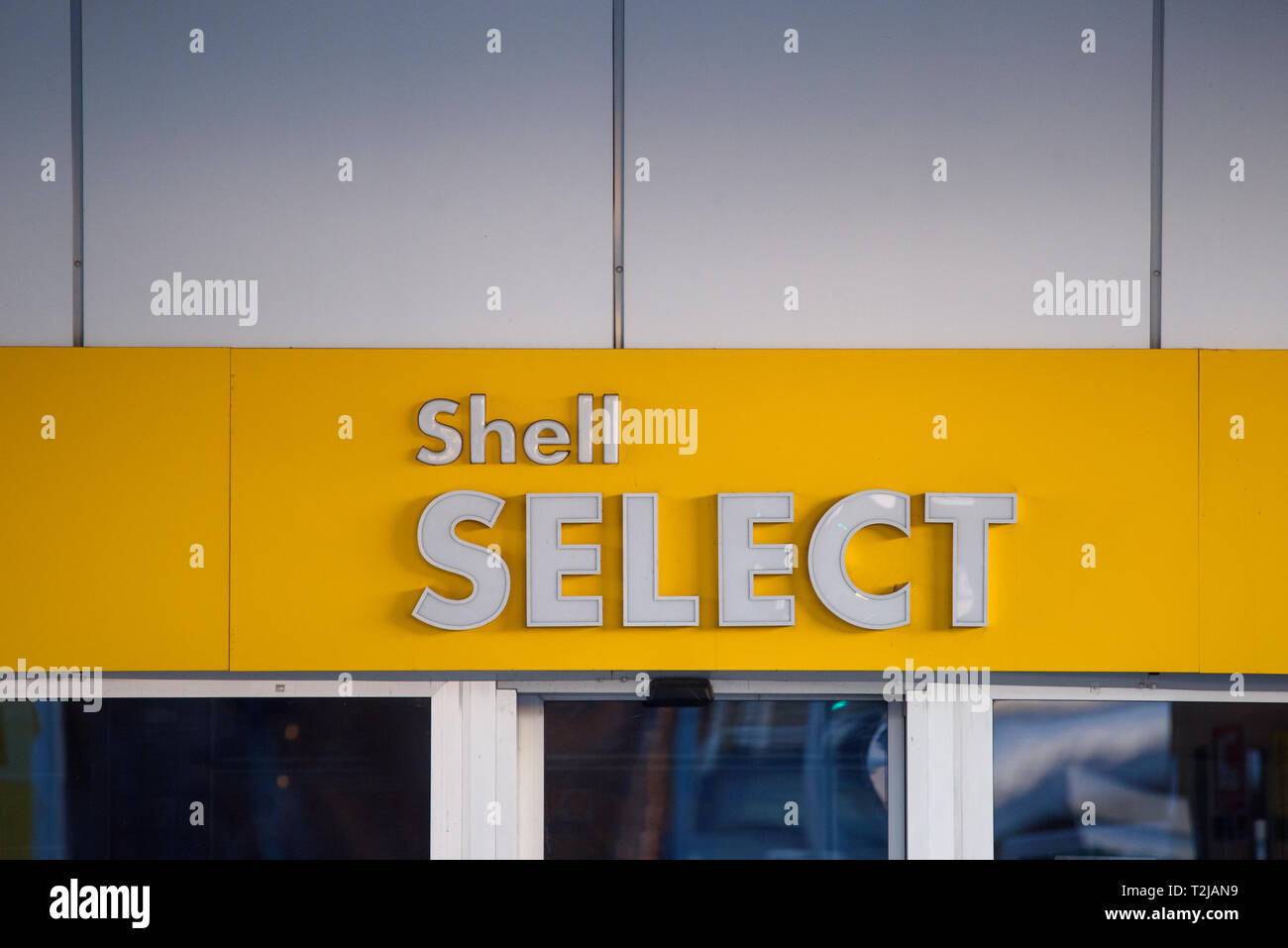 02.04.2019. RIGA, Lettonie. Logo de la société pétrolière Shell sur ...