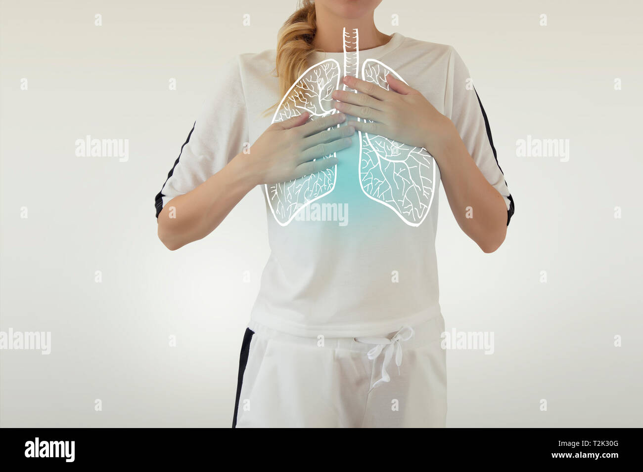 Bleu en surbrillance sur poumons sains corps Femme Banque D'Images