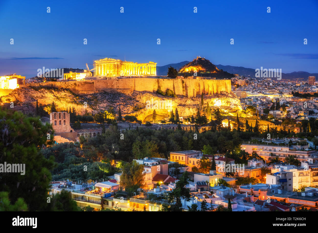 Le Parthénon, l'acropole d'Athènes, Grèce au coucher du soleil d'été Banque D'Images Le Parthénon, l'acropole d'Athènes, Grèce au coucher du soleil d'été Banque D'Images