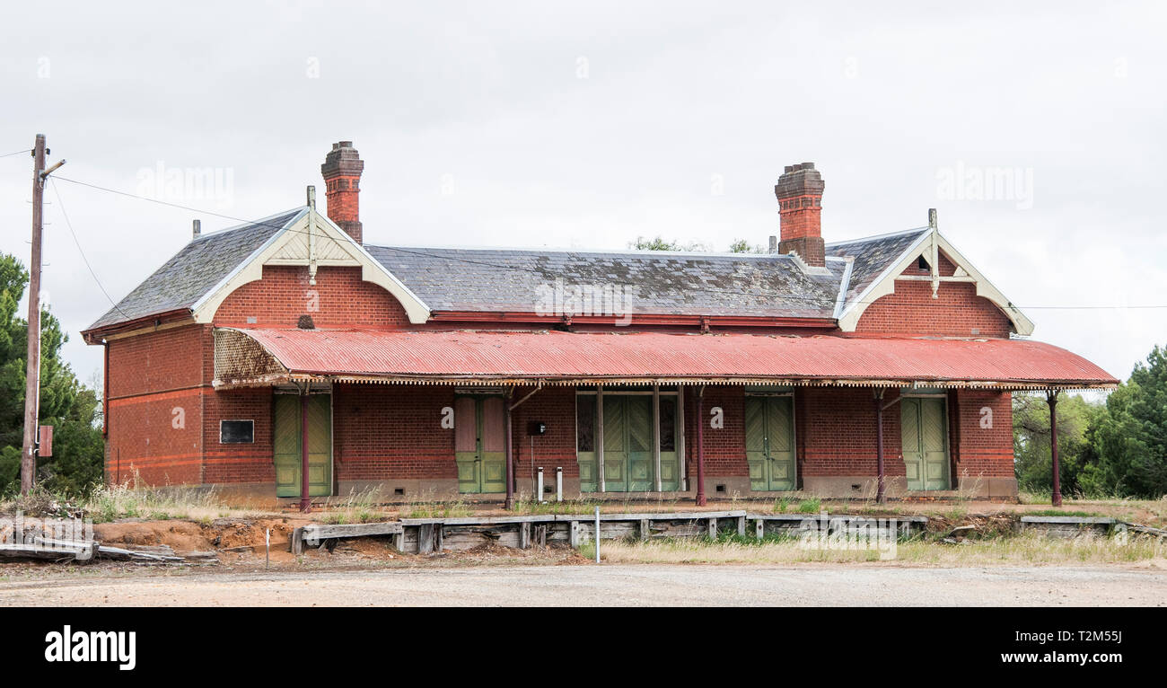Bâtiment de la gare abandonnée à Rupanyup, région de Wimmera, Victoria, Australie Banque D'Images