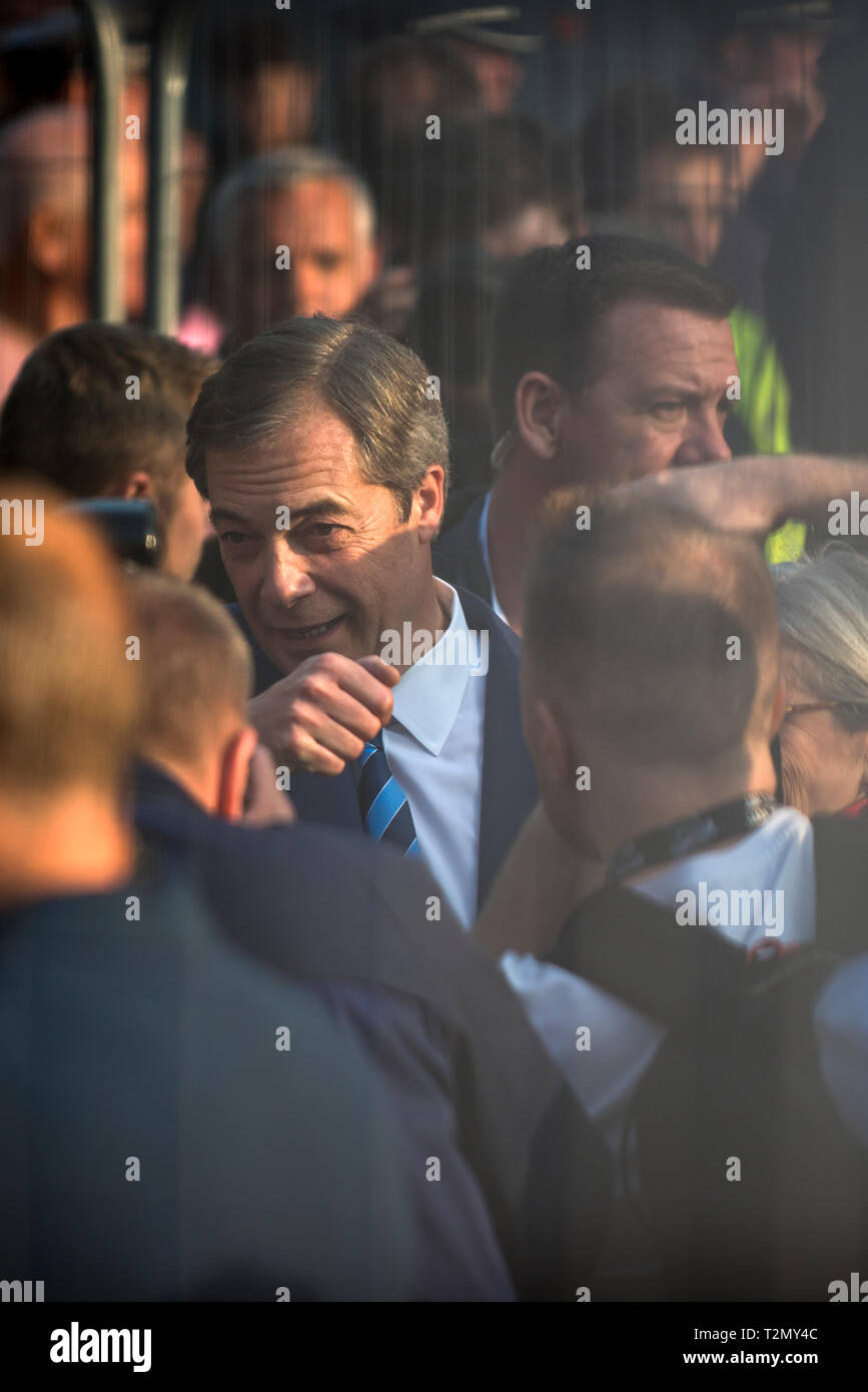 Nigel Farage, avant qu'il faut pour l'étape à la laisser quitter signifie rassemblement à la place du Parlement, Londres, le 29 mars 2019 Banque D'Images