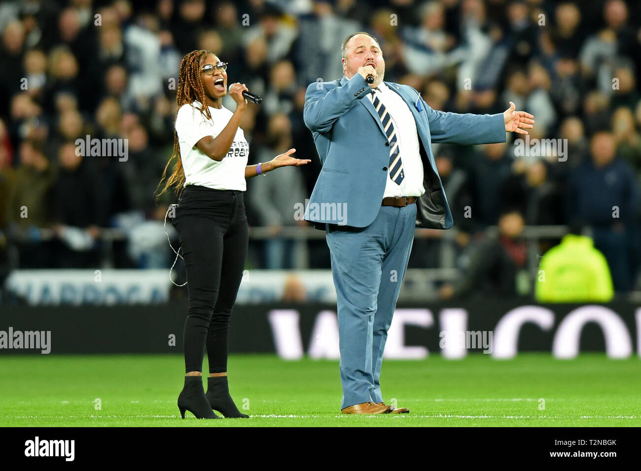 Londres, Royaume-Uni. 3 avril, 2019. La cérémonie d'avant match de la Premier League entre Tottenham Hotspur et Crystal Palace au Tottenham Hotspur Stadium, Londres, le mercredi 3 avril 2019. (Crédit : Jon Bromley | MI News) usage éditorial uniquement, licence requise pour un usage commercial. Aucune utilisation de pari, de jeux ou d'un seul club/ligue/dvd publications. Photographie peut uniquement être utilisé pour les journaux et/ou à des fins d'édition de magazines. Crédit : MI News & Sport /Alamy Live News Banque D'Images