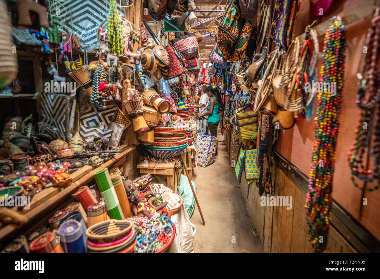 Boutique de curiosités, marché de Kimironko , Kigali Rwanda Photo Stock