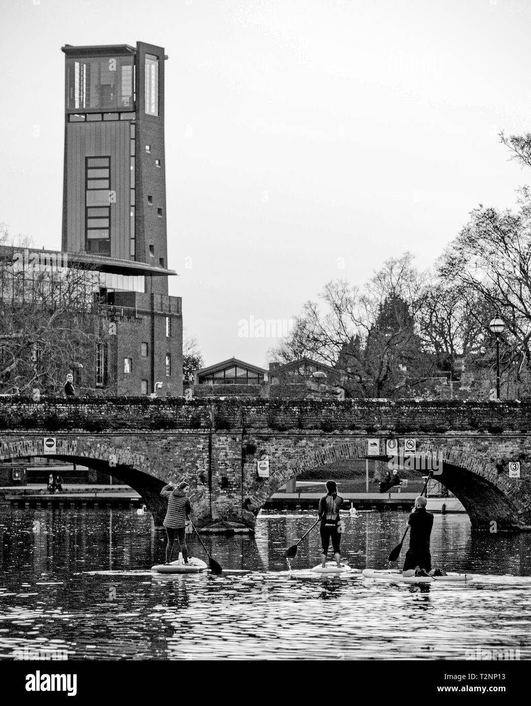Théâtre Royal Shakespeare Company sur les rives de la rivière Avon à Stratford upon Avon, Warwickshire, le 28 mars 2019. Banque D'Images