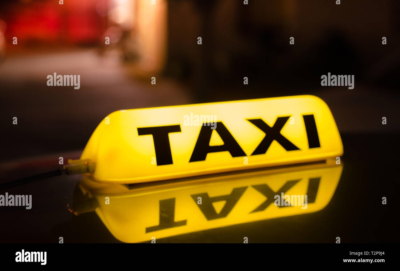 Gas station abd Taxi service Banque D'Images