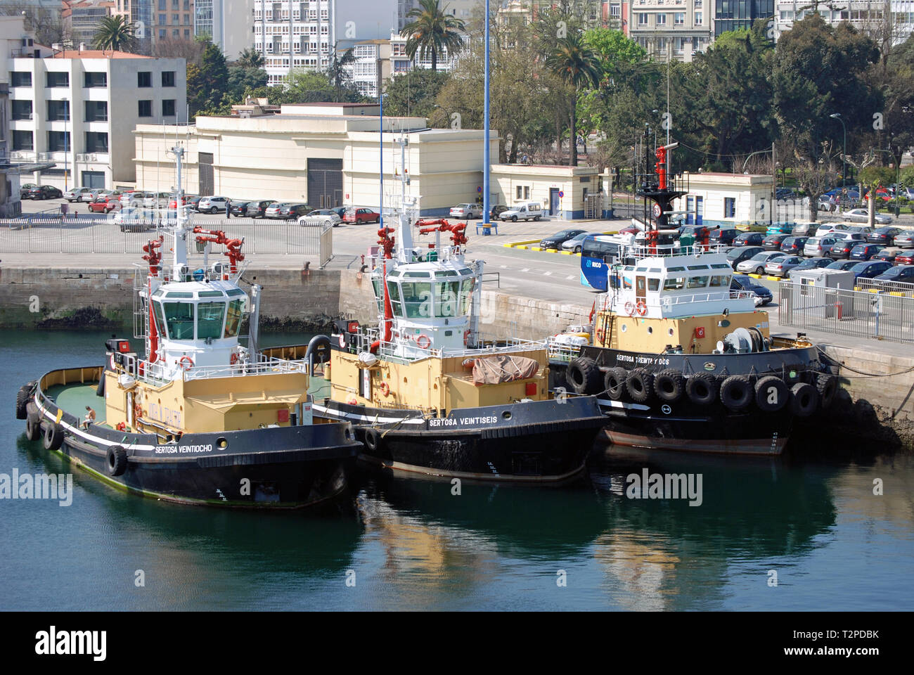 Les remorqueurs dans le port de Santiago, Espagne Banque D'Images