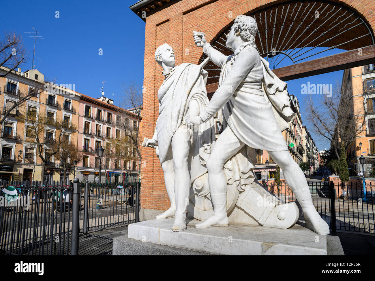 Monument à Luis Daoíz et Pedro Velarde, héros de la guerre d'Indépendance Espagnole, dans la Plaza Dos de Mayo dans le coeur de l'Malasana disrict, cen Banque D'Images