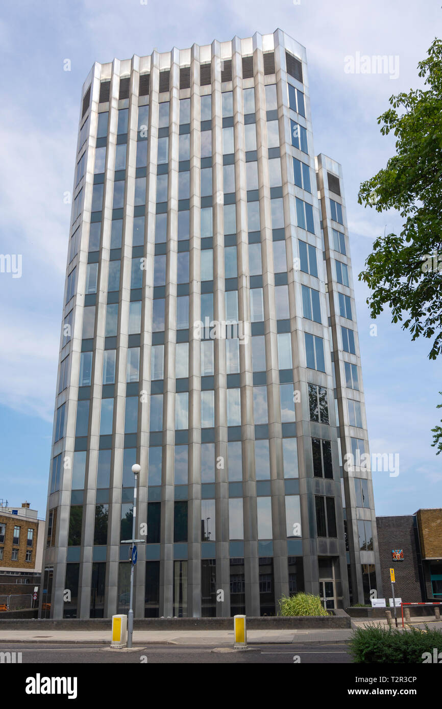 Enfield Civic Center, Silver Street, Enfield Town, London Borough of Enfield, Greater London, Angleterre, Royaume-Uni Banque D'Images