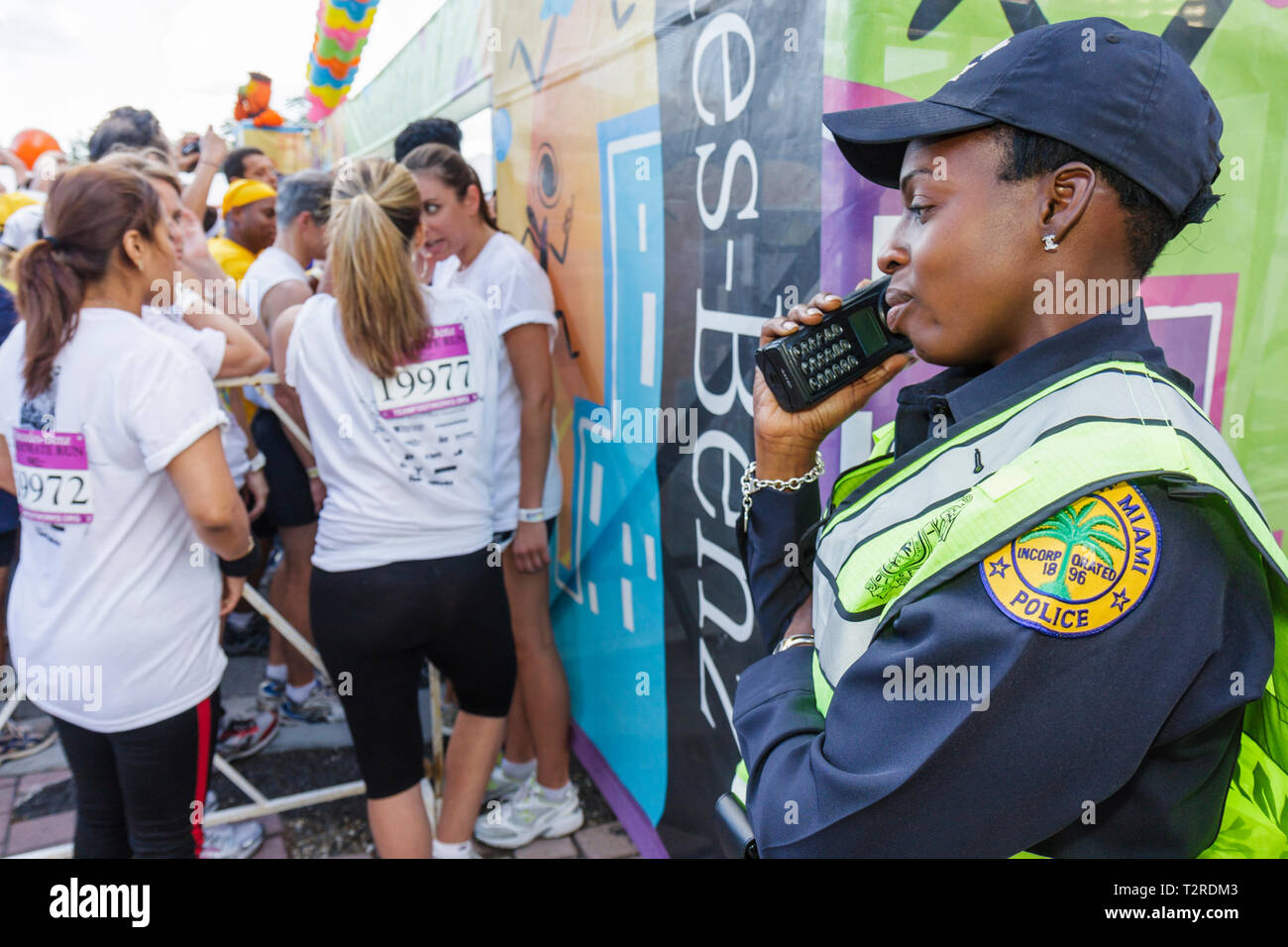 Miami Florida,Bayfront Park,Mercedes Benz Miami Corporate Run,des coureurs de charité communautaire,employés travailleurs travailleurs travailleurs travailleurs employés,collègues,STA Banque D'Images
