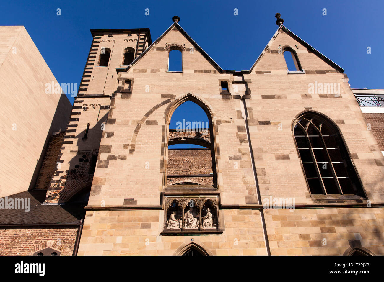 La ruine de l'église Saint Alban dans la partie ancienne de la ville, Cologne, Allemagne. die Kirchenruine Alt St. Alban Köln, Köln, Deutschland. Banque D'Images