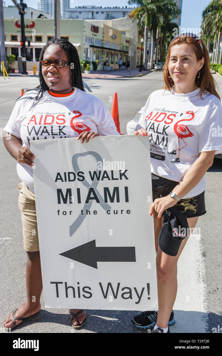 Miami Beach Florida,AIDS Walk Miami,Care Resource,HIV,Epidemic,Community Resource,Benefit,charité,collecteur de fonds,bénévoles bénévoles bénévoles bénévoles travaillent pour eux Banque D'Images