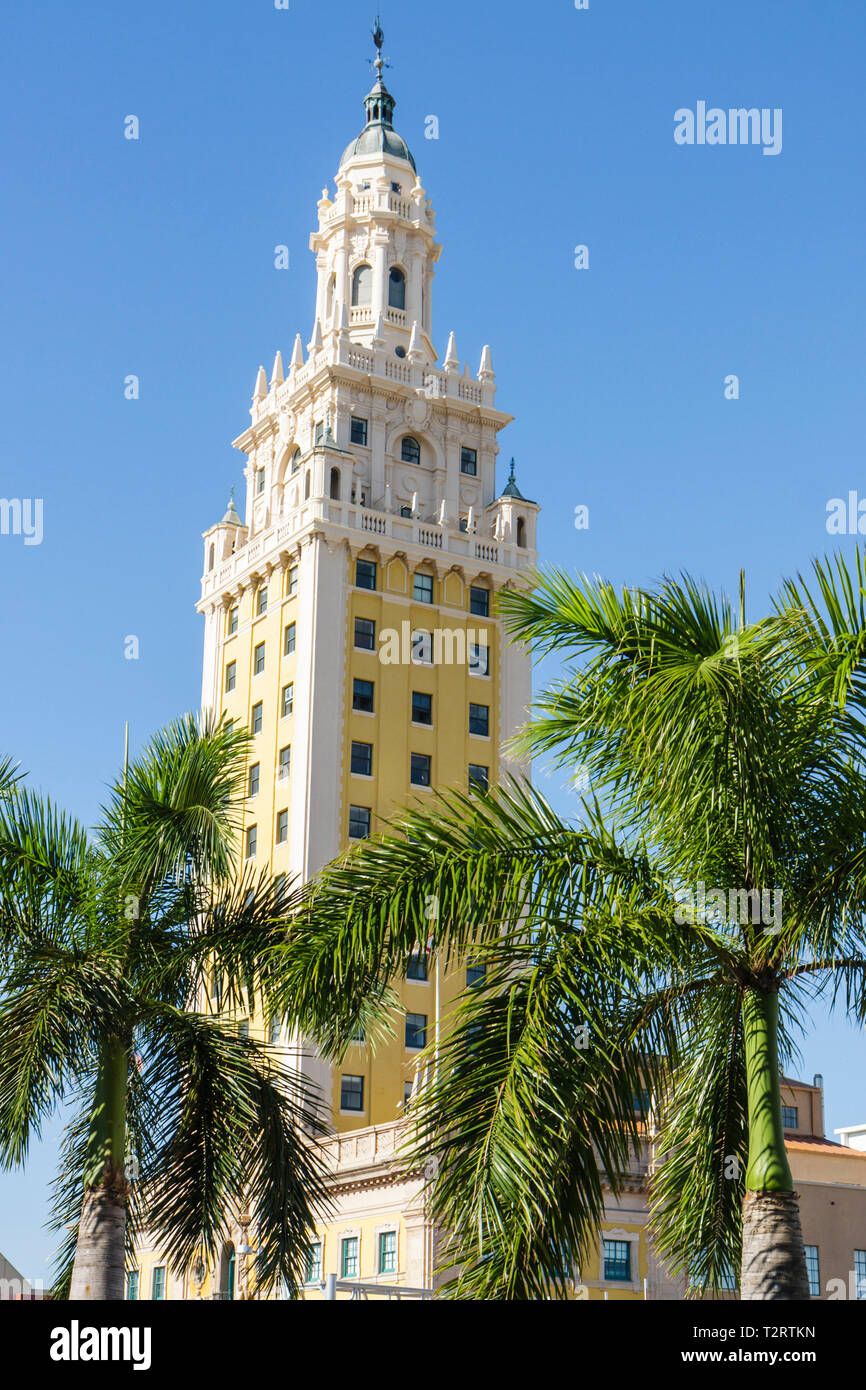 Miami Florida, Biscayne Boulevard, Freedom Tower, architecture Renaissance espagnole Revival, Schultze & Weaver, construit en 1925, orné, symbole. Réfugiés cubains, exi Banque D'Images