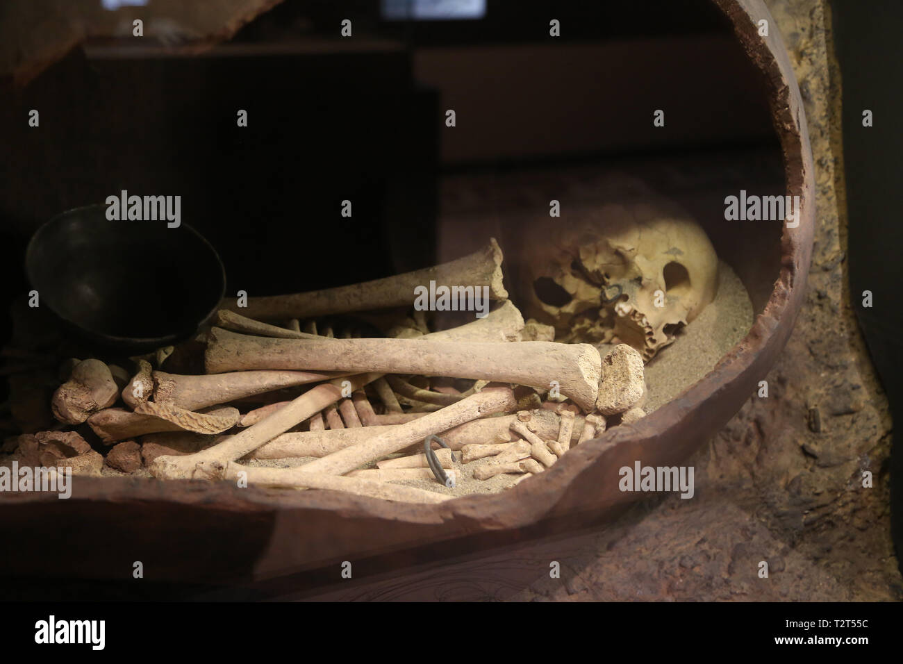 La pratique funéraire de l'âge du Bronze. Pot ancien de l'inhumation. L'Espagne. Banque D'Images