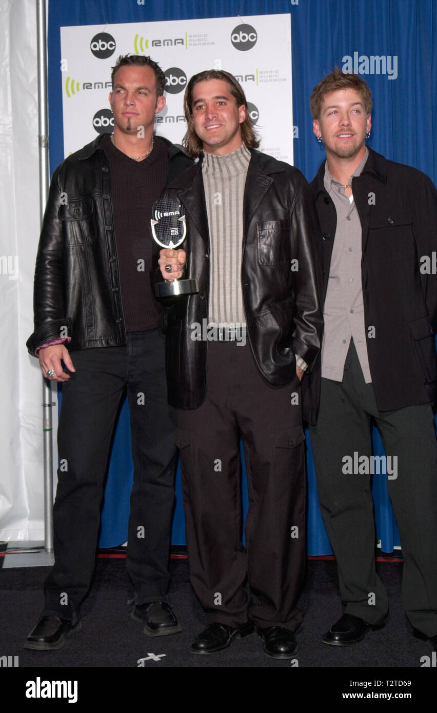 LAS VEGAS, NV. Novembre 04, 2000 : la croyance à la Radio Music Awards à l'Aladdin Hotel & Casino, Las Vegas. Ils ont gagné la chanson de l'année et Artiste de l'année dans la catégorie Rock Alternatif/actif. © Paul Smith / Featureflash Banque D'Images