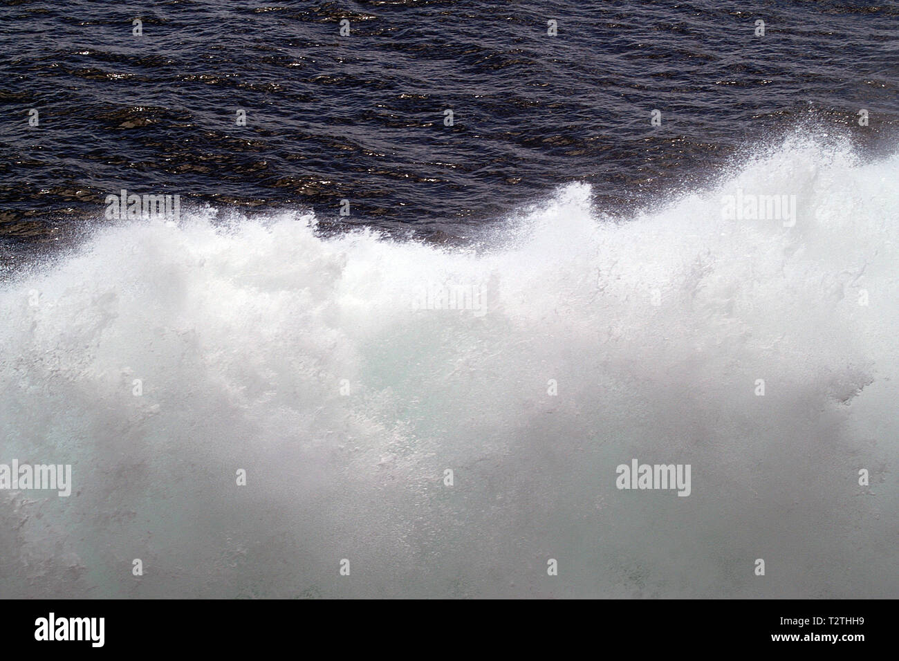 Tsunami, raz de marée, mer vague sismique Photo Stock Alamy Tsunami, raz de marée, mer vague sismique Photo Stock Alamy