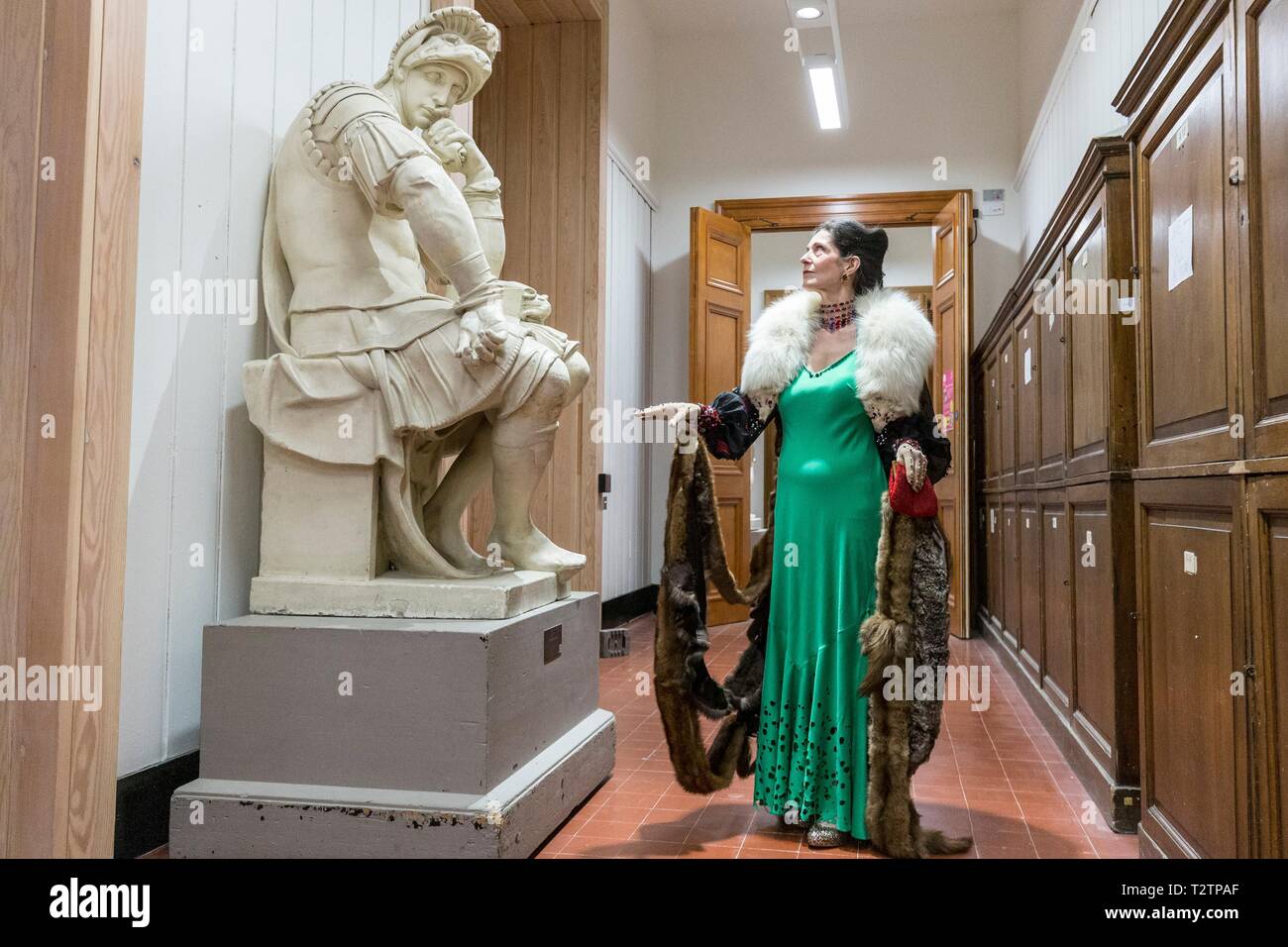 Edinburgh, Ecosse, Royaume-Uni. 4ème apr 2019. Personnages iconiques de bien-aimé des films de famille seront portées à la vie dans le cadre d'une vitrine spectaculaire de costumes créés par les élèves de l'Edinburgh College of Art Costume Performance Show. De nombreux costume performance diplômés ont fait de brillantes carrières en cinéma, télévision et théâtre. Les récents diplômés ont travaillé sur les enfants du cinéma 2 Paddington, Disney's Harry Potter et Wes Anderson's Isle of Dogs. Credit : Riche de Dyson/Alamy Live News Banque D'Images
