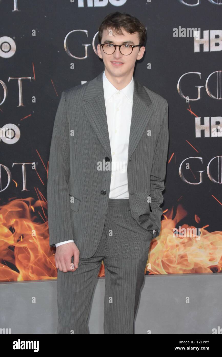 NEW YORK, NY - 3 avril : Isaac Hempstead assiste à la premire pour la dernière saison de "Game of Thrones" le 3 avril 2019 à New York, New York. Photo : imageSPACE /MediaPunch Banque D'Images