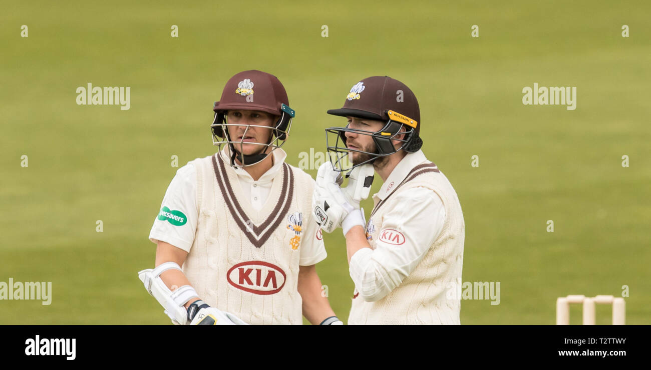 Londres, Royaume-Uni. 4ème apr 2019. Scott et Mark Borthwick Stoneman batting comme Surrey prendre sur Durham MCCU à la Kia Oval sur le premier jour de la journée 3 match. Crédit : David Rowe/Alamy Live News Banque D'Images