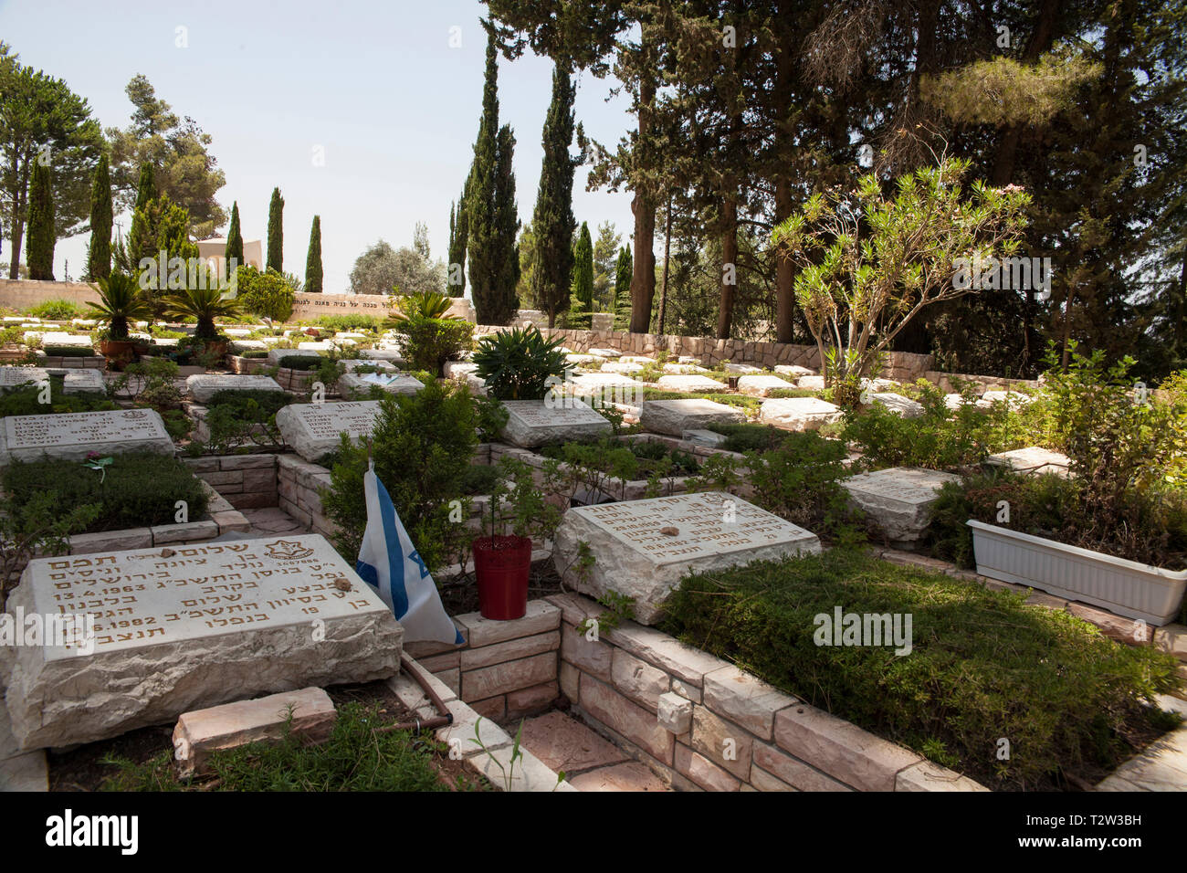Israël, Jérusalem : tombes dans le cimetière national d'Israël, le Mont Herzl ('Monter du souvenir"). Vue sur la zone spécifique du cimetière militaire, OPE Banque D'Images