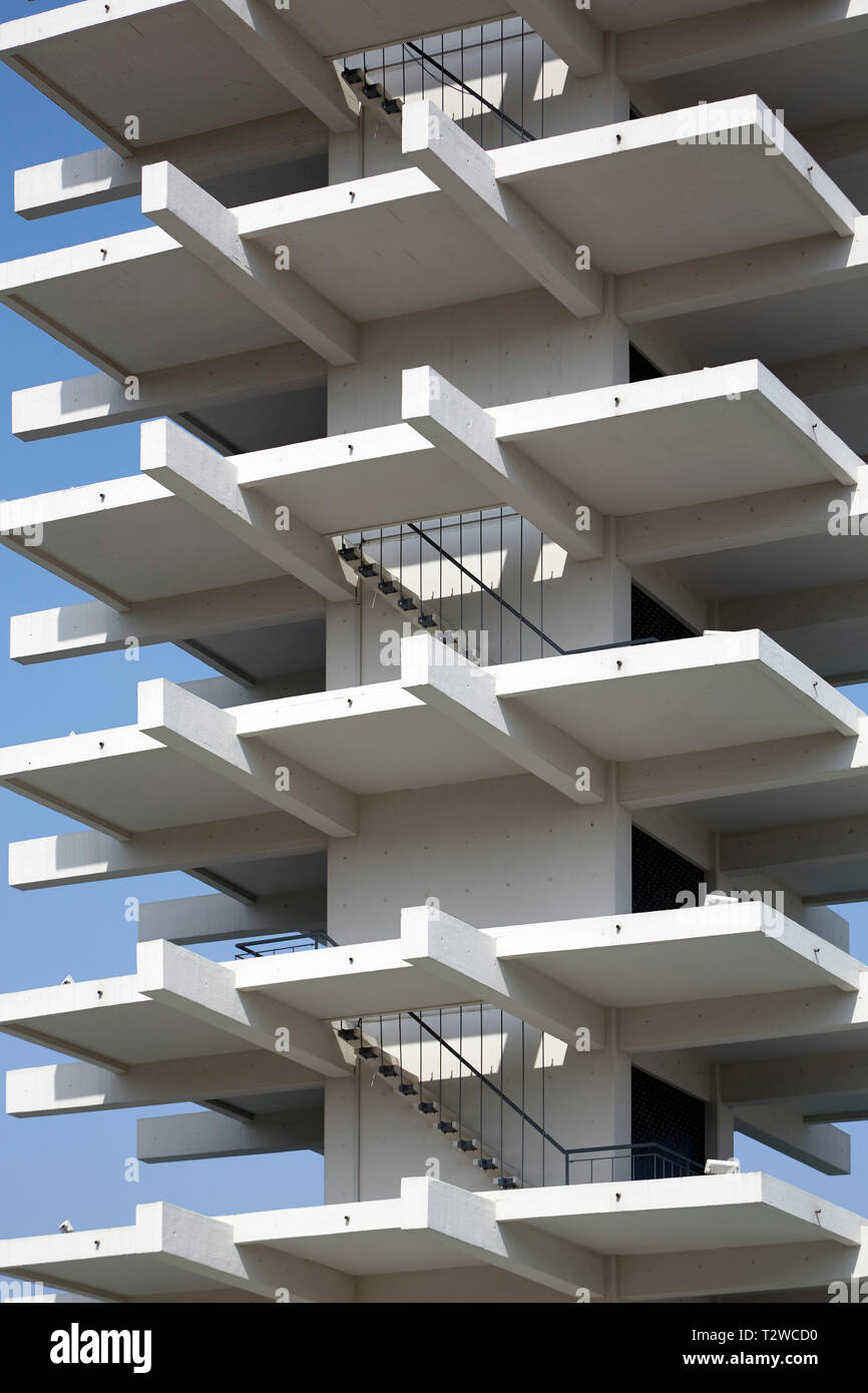 Vue détaillée de la tour. Parc Olympique Komazawa Control Tower, Tokyo, Japon. Architecte : Yoshinobu Ashihara, 1964. Banque D'Images