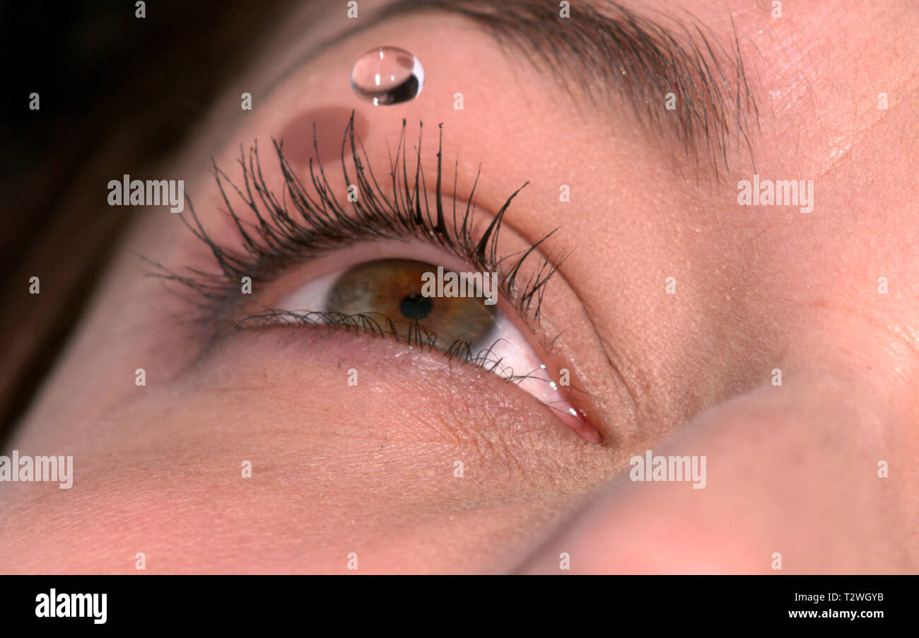 Chute de lavage oculaire eye Banque D'Images